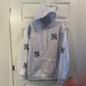 Yankees white polyester sweatshirt - new - runs small